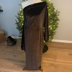 Elegant One-Shoulder Velvet Midi Dress